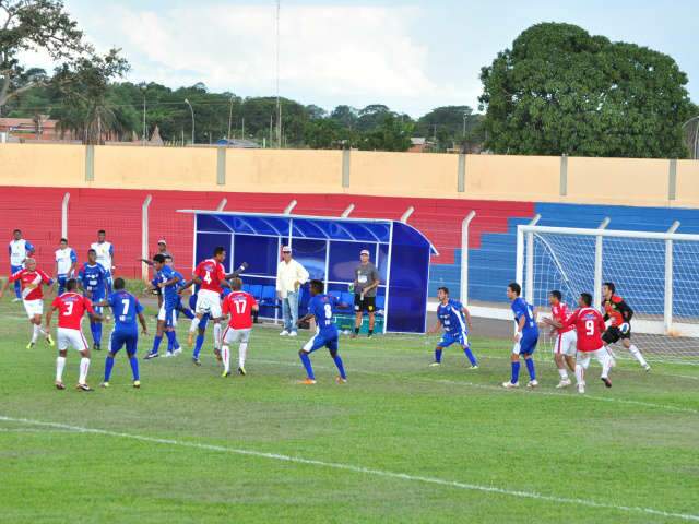  Jogando mal, Colorado perde de 3 a 1 para o Chapad&atilde;o do Sul 