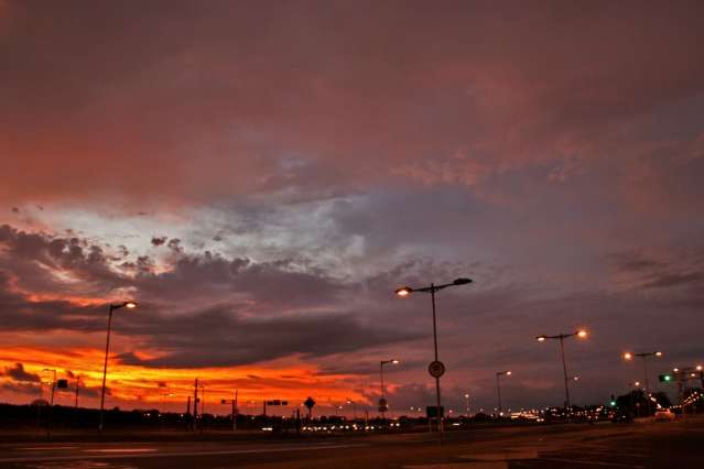 C&eacute;u amanhece com nuvens carregadas e dia ser&aacute; chuvoso na Capital