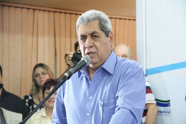 Andr&eacute; deixa para sucessor reajuste de emenda parlamentar