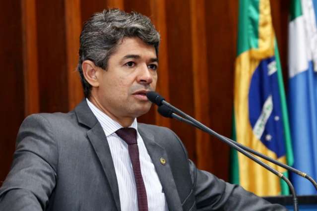 Reinaldo vai se reunir com Sinpetro e comiss&atilde;o sobre diesel, diz l&iacute;der