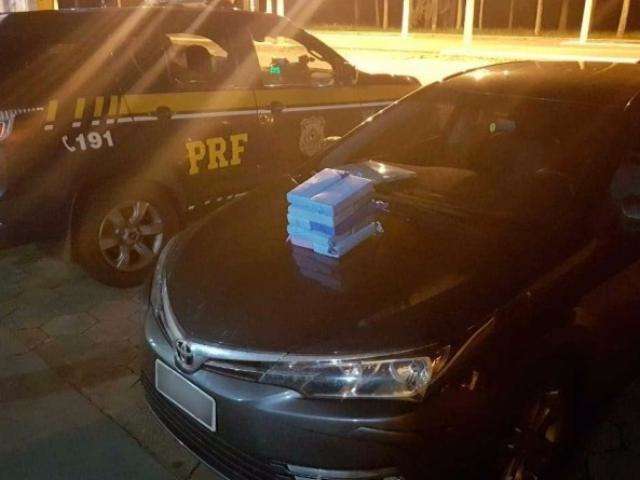 Abordagens na BR-267 tem ve&iacute;culos roubados e droga que seria levada para SP