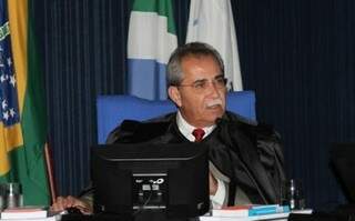 Aposentadoria do conselheiro José Ricardo vai abrir vaga no Tribunal de Contas. (Foto:TCE)
