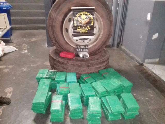 Avaliada em mais de R$ 3 mi, DOF e PM apreendem 120,5 quilos de coca&iacute;na