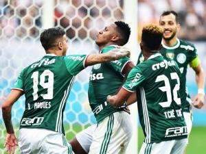 Palmeiras bate Corinthians e mant&eacute;m lideran&ccedil;a do Campeonato Brasileiro