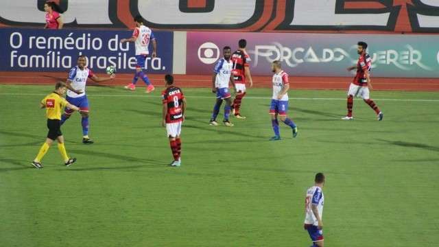 Atl&eacute;tico-GO empata com Bahia em casa e segue afundado na lanterna do Brasileir&atilde;o