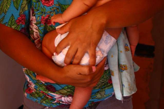 Rede de solidariedade resgata dignidade de mulher torturada pelo ex