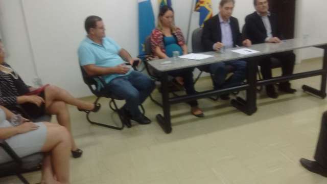 Professores atendem pedido e d&atilde;o 30 dias para prefeito analisar reajuste