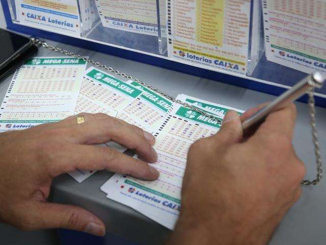 Ningu&eacute;m acerta as seis dezenas e pr&ecirc;mio da Mega-Sena vai a R$ 125 milh&otilde;es