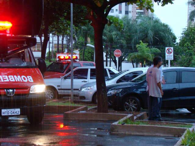 Inc&ecirc;ndio atinge Prefeitura da Capital e &eacute; controlado em poucos minutos