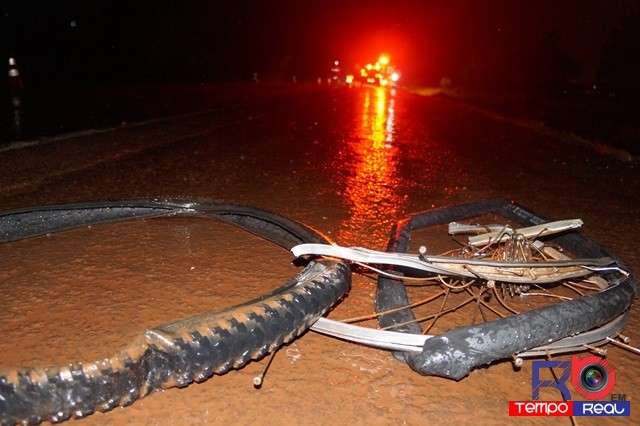 Ciclista é arremessado e arrastado por 68 metros em acidente na BR-163