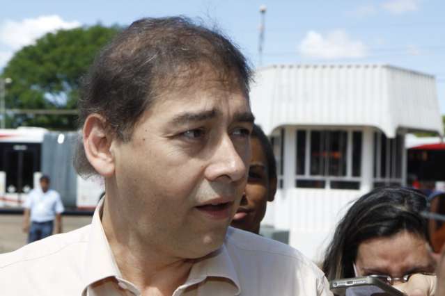 Crise &eacute; resultado de vice querer cargo de prefeito, avalia Alcides Bernal
