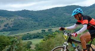 Competidor aproveita para vislumbrar paisagem em Bodoquena (Foto: Divulgação)