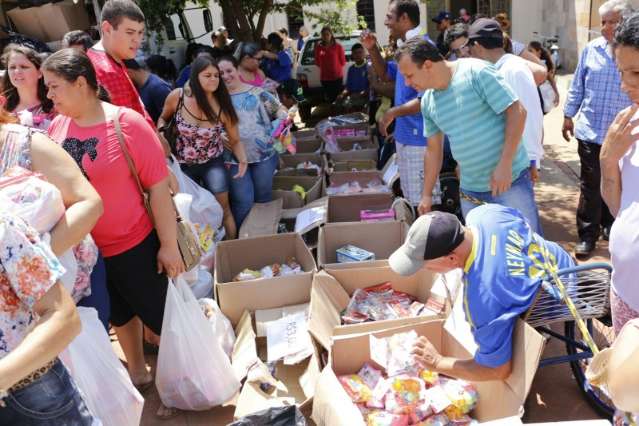 Para manter projetos, deficientes vendem 10 mil brinquedos doados pela Receita