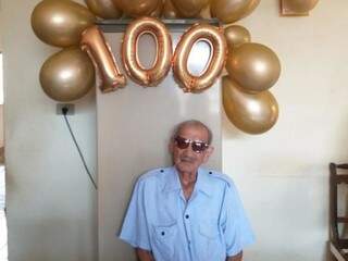 Aos 100 anos José afirma que de velho só guarda os &quot;anos de vida&quot; (Foto: Arquivo Pessoal)