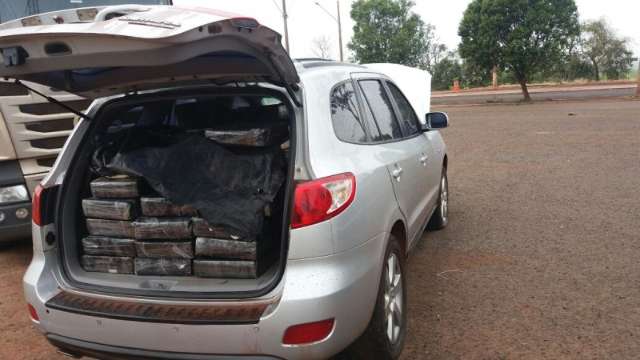 PRF apreende ve&iacute;culo abandonado com 800 kg de maconha na BR-163
