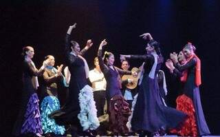 Grupo de dança flamenca completou 25 anos em 2013.