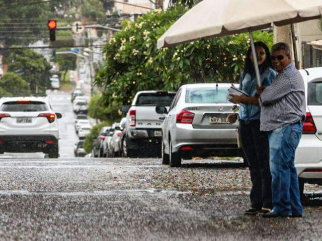 Chuva corta a madrugada, dia amanhece nublado e previsão tem máxima de 36°C