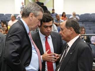 Deputados Paulo Corrêa (PSDB), Beto Pereira (PSDB) e Zé Teixeira (DEM), durante sessão na Assembleia (Foto: Victor Chileno/ALMS)