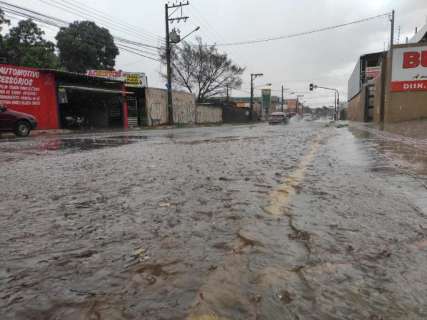 Última manhã do ano termina com chuva e previsão é de mais água ao longo do dia