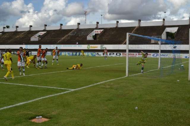 Mais uma vez: Cene leva melhor sobre Naviraiense e vai &agrave; final