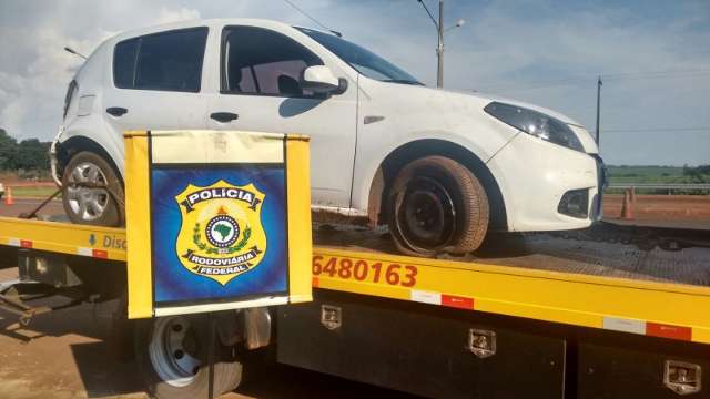 Em menos de oito horas, PRF recupera dois ve&iacute;culos roubados