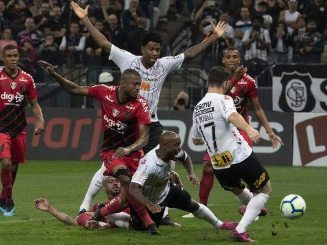 Jogando em casa, Corinthians empata em 2 a 2 contra o Athletico-PR