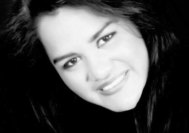 Fam&iacute;lia suspeita que ch&aacute; emagrecedor tenha causado morte de cantora