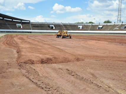  Estádio Morenão começa a receber novo gramado na segunda-feira