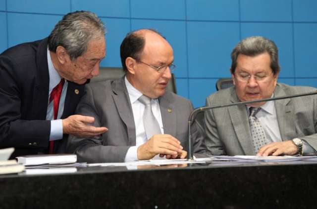 Deputados analisam projetos de educa&ccedil;&atilde;o e do direito do consumidor