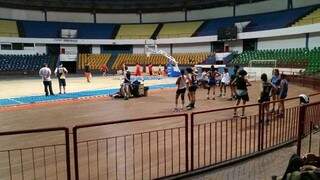 Equipe feminina e masculina de basquete treinam em MG: (Foto: Divulgação/FBMS) 
