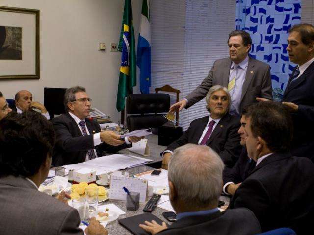 Ap&oacute;s mal estar em reuni&atilde;o, Giroto acusa Bernal de rejeitar emendas 