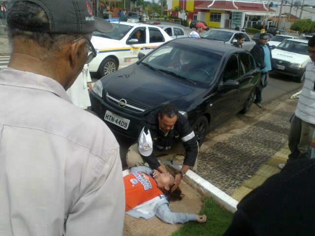  Pedestre fica ferida ao ser atropelada por carro na Afonso Pena