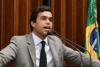 Deputado Beto Pereira (PSDB), líder do bloco tucano, durante sessão (Foto: Victor Chileno/ALMS)