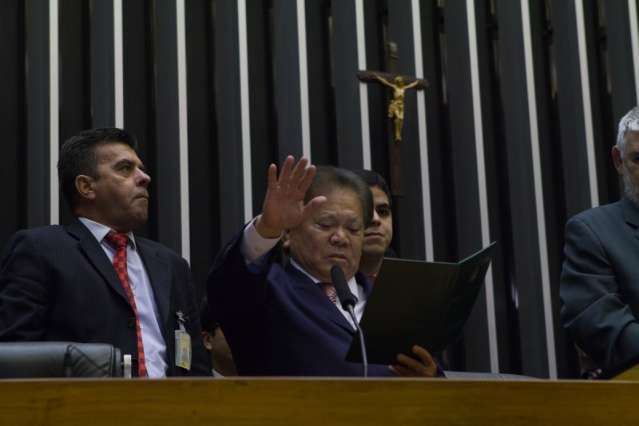 Akira assume vaga de Giroto e j&aacute; integra duas comiss&otilde;es da C&acirc;mara