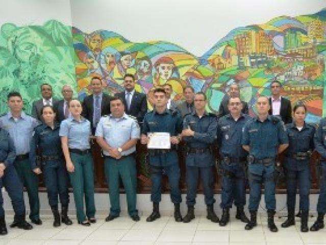 PM que evitou roubo de moto em dia de folga &eacute; homenageado por vereadores 