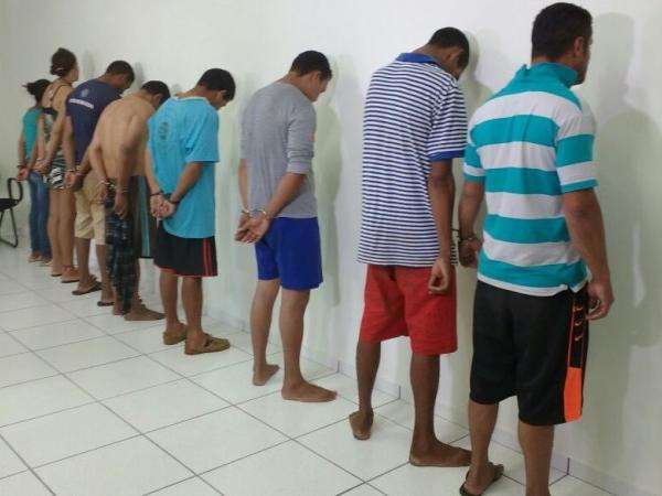 Mulher encontrada em &ldquo;cemit&eacute;rio&rdquo; de quadrilha foi enforcada por corda