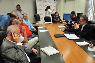 Um pré-acordo e promessas de melhorias foram o saldo da reunião no MPT. (Foto: João Garrigó) 
