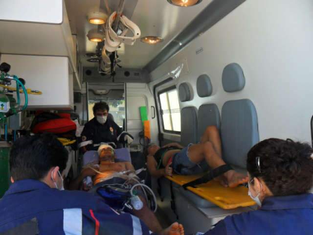  Casal &eacute; baleado em frente a casa no Jardim Colibri em Dourados