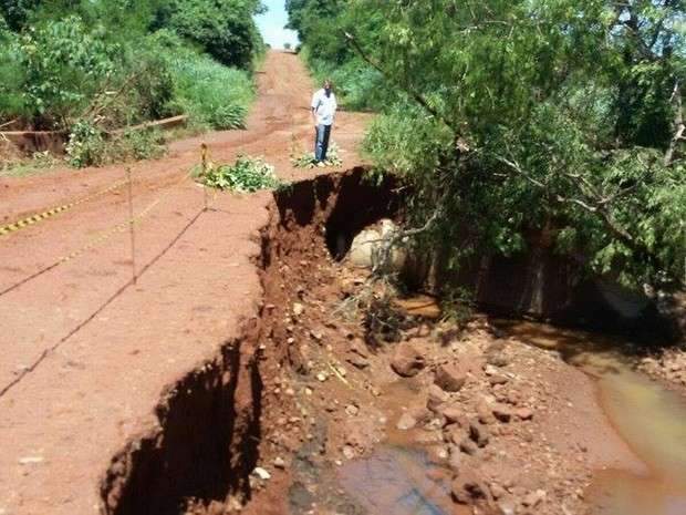 Estragos da chuva levam Laguna Carap&atilde; a decretar emerg&ecirc;ncia