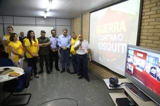 Ministro do Esporte, George Hilton, e outras autoridades, durante videoconferência com a presidente Dilma Rousseff (PT), no sábado (13). (Foto: Fernando Antunes)
