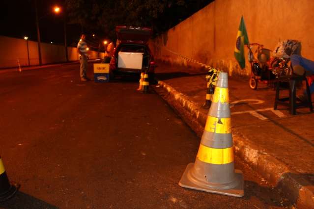 Flanelinha reserva vaga p&uacute;blica e cobra at&eacute; R$ 20 do estacionamento