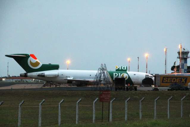 Dia amanhece com c&eacute;u fechado, mas aeroporto opera normalmente nesta manh&atilde; 