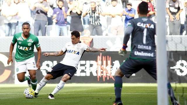 Tim&atilde;o empata e fica fora da zona de classifica&ccedil;&atilde;o para a Libertadores