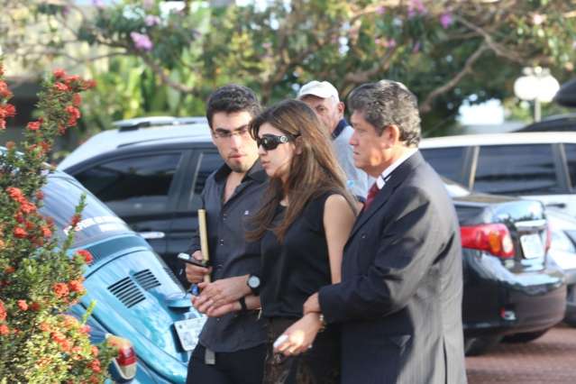 A dor sem tamanho da mulher e dos filhos do empres&aacute;rio assassinado