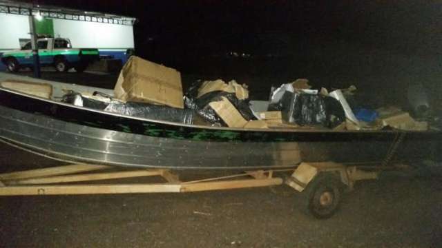 Paranaense &eacute; preso em barco carregado com produtos contrabandeados
