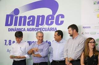 Na presença de Reinaldo e diretores da Embrapa e Famasul, Dinapec foi lançada nesta quarta-feira na sede da Famasul. (Fotos: Marcos Ermínio)