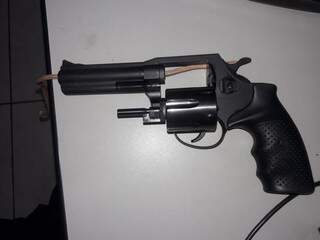 Revólver calibre 38 usado no crime foi comprado horas antes no Paraguai (Foto: Divulgação)