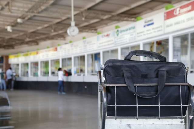 Mesmo proibido, empresas vendem seguro de vida junto com passagens
