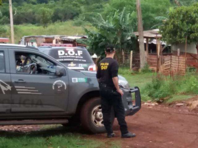 Moradores s&atilde;o amea&ccedil;ados e pol&iacute;cia volta &agrave; favela dominada por fac&ccedil;&atilde;o