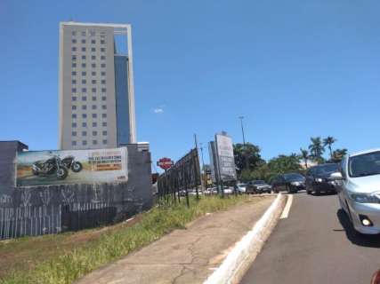 Fluxo de candidatos de concurso da PRF causa congestionamento na Ceará